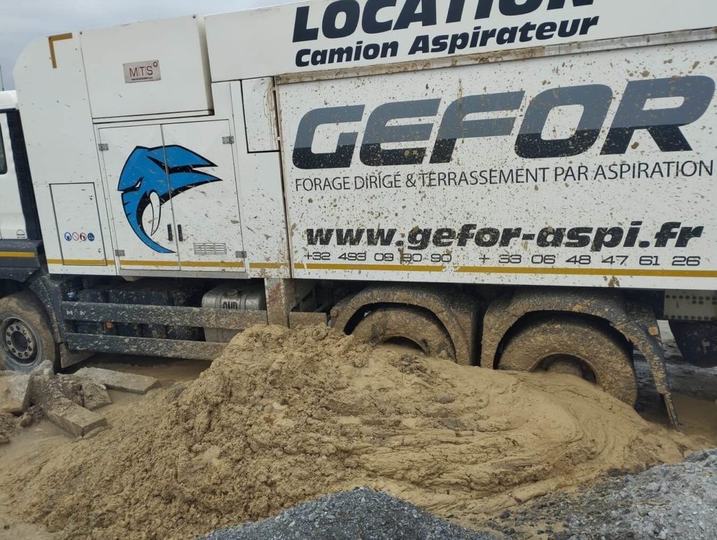 Chantier terrassement par aspiration de sable pour Nonet à Wanze