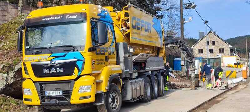 Chantier de terrassement par aspiration pour la société Deflandre sur le circuit de Spa Francorchamps