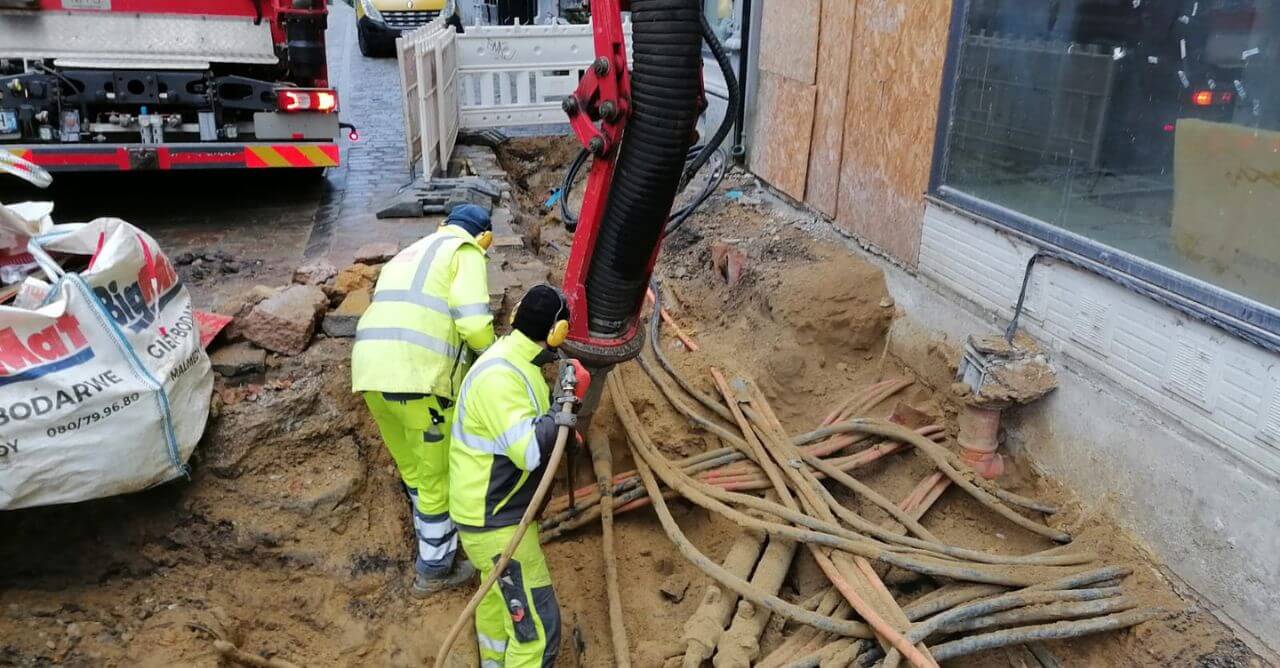 Dégagement de câbles par terrassement par aspiration à Verviers